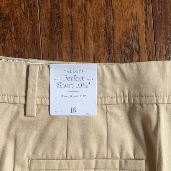 Talbots Perfect Short NWT - Picture 4 of 6
